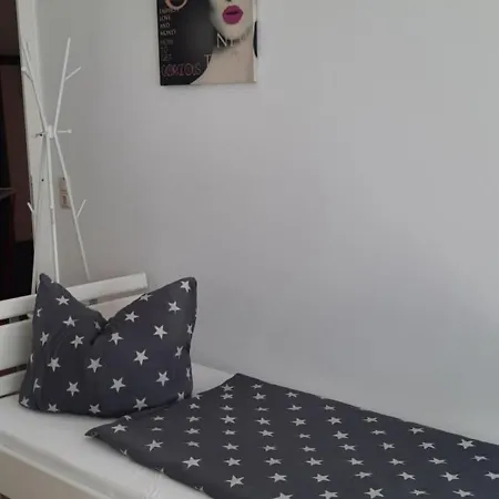 Apartament -fairmieten-leipzig De-preiswerte Naehe Bmw Fuer Monteure Messegaeste-mockauer Str Lipsk